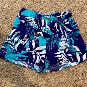Patterned elastic waist shorts